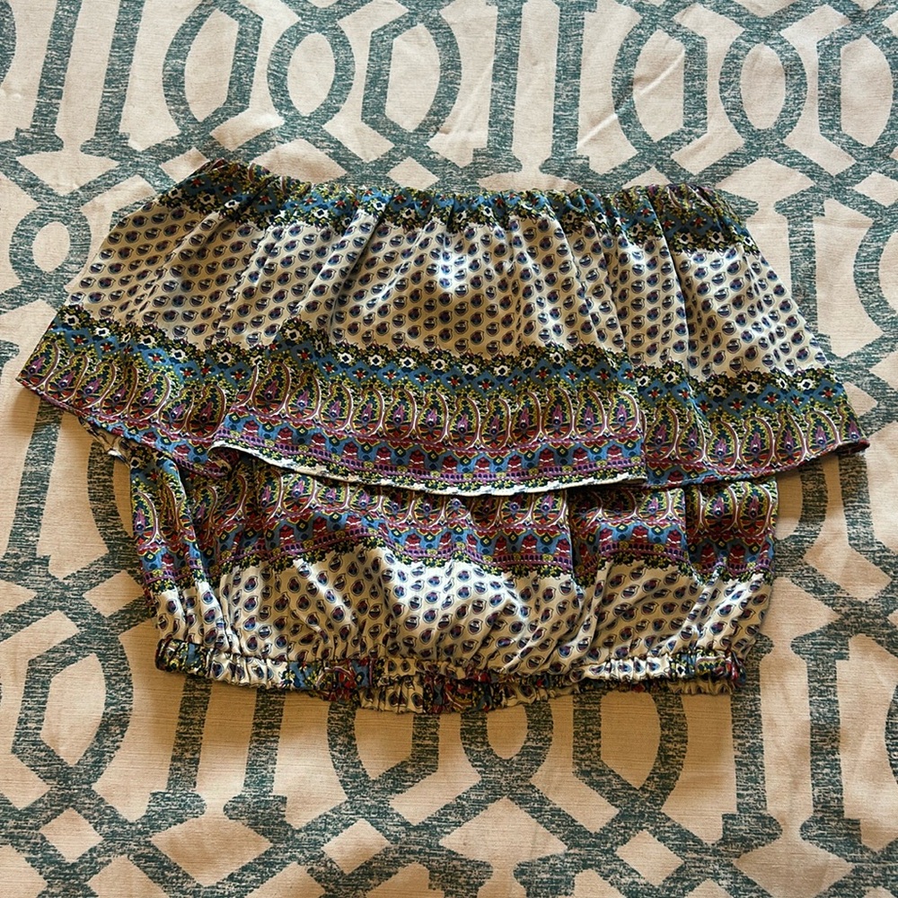 Lucca Couture Flowy strapless crop top